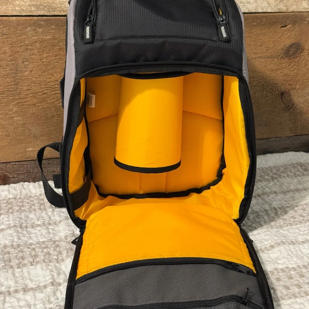 Case Logic Camera Backpack DSLR Gadget Bag Photo Gear Travel Daypack
